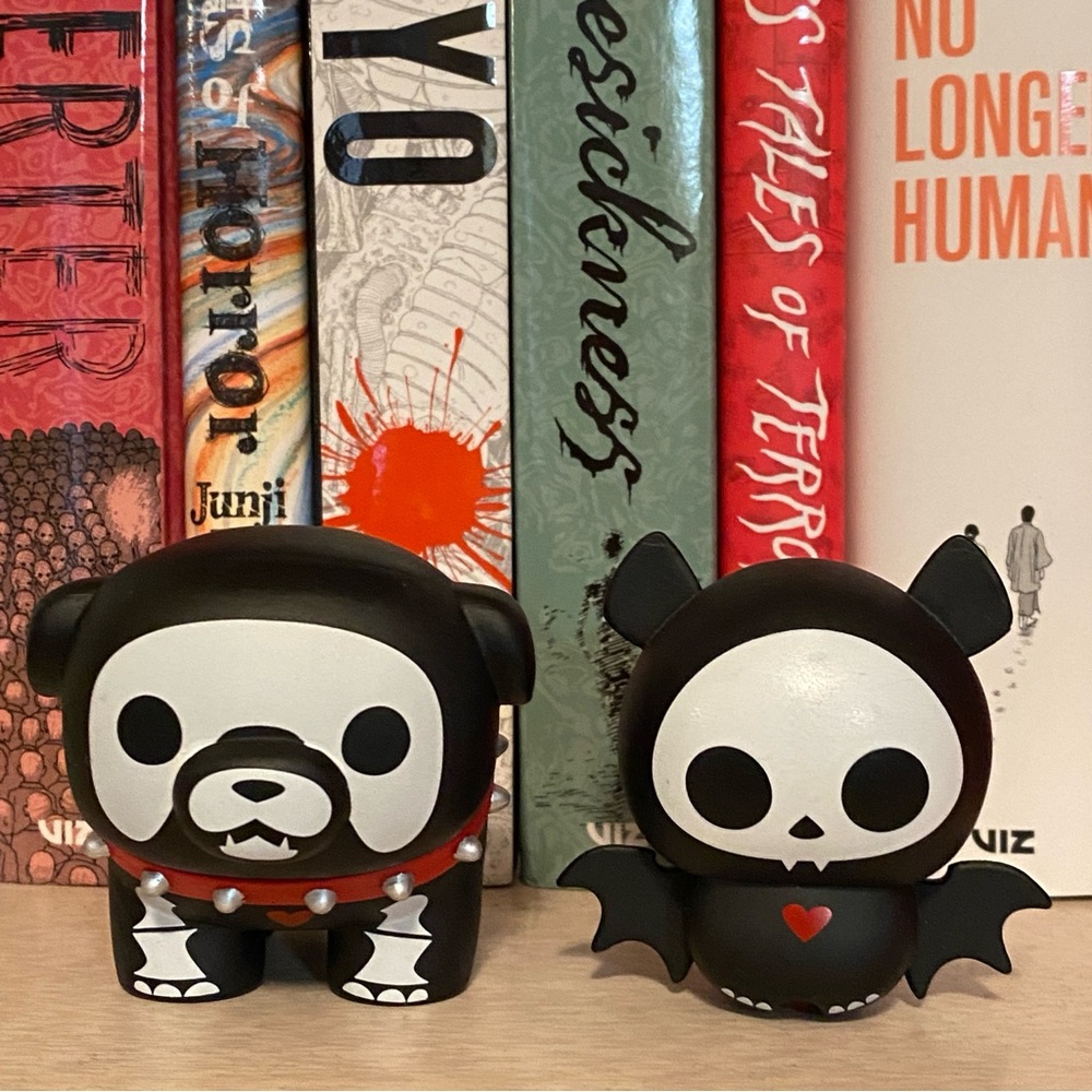 Skelanimals Diego Bat Maxx Bulldog Dog Vinyl Figure Set Hot Topic - Picture 4 of 10